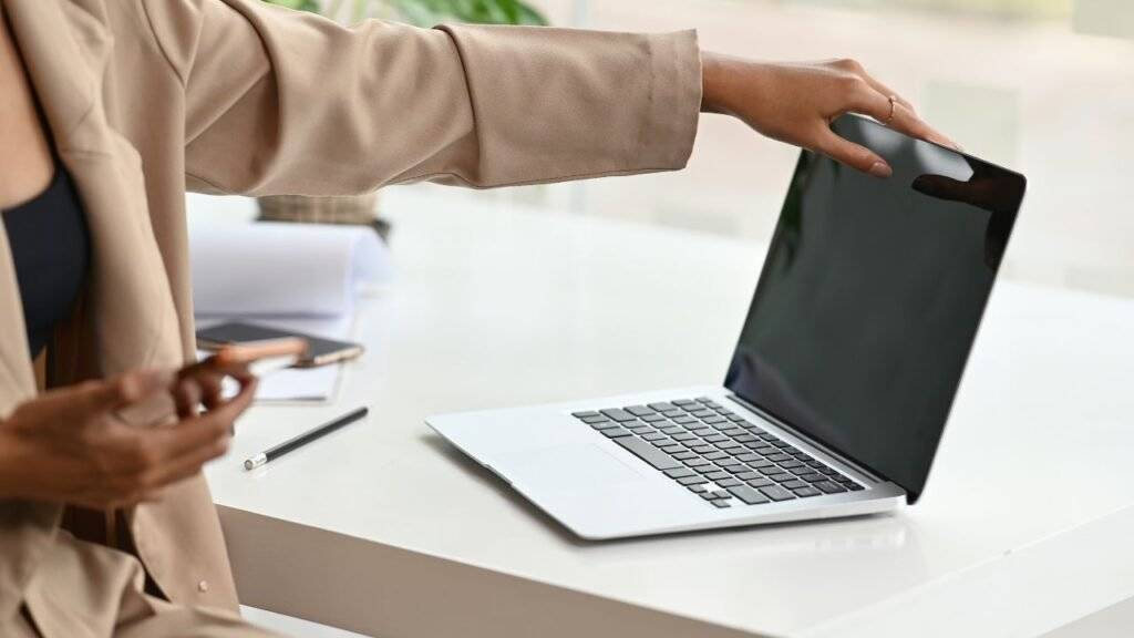 Common Laptop Issues & How to Fix Them