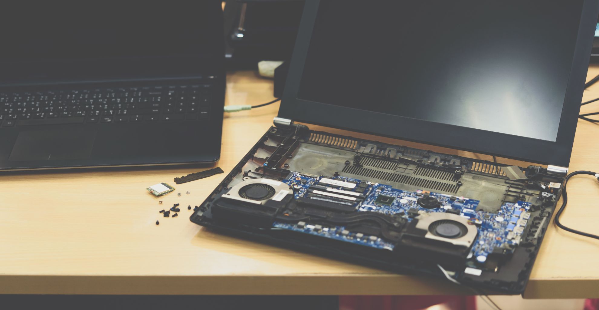 Laptop Screen Replacement – When & Why You Need It